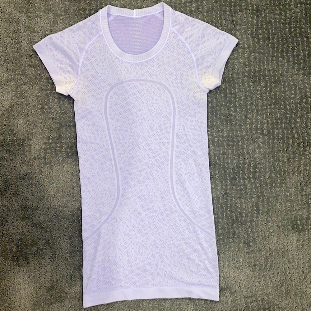 Lululemon tee